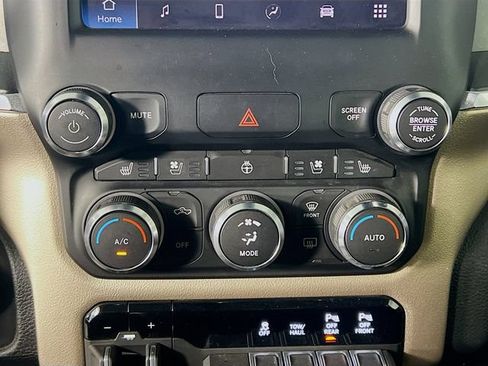 Used 2022 RAM 1500 Laramie AWD/4WD image 22
