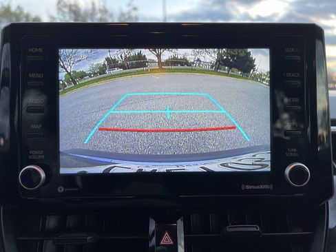 Used 2022 Toyota Corolla LE image 13