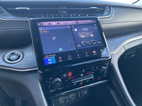 Used 2023 Jeep Grand Cherokee Limited w/ Black Appearance Package image 30