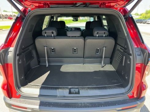 New 2026 Chevrolet Traverse LT w/ Driver Confidence Package AWD/4WD image 17