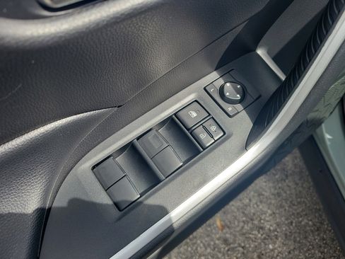 Used 2020 Toyota RAV4 XLE w/ Convenience Package FWD image 20