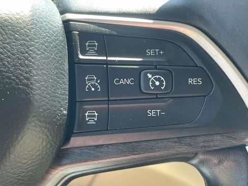 Certified 2021 Jeep Grand Cherokee L Limited w/ Luxury Tech Group II AWD/4WD image 28