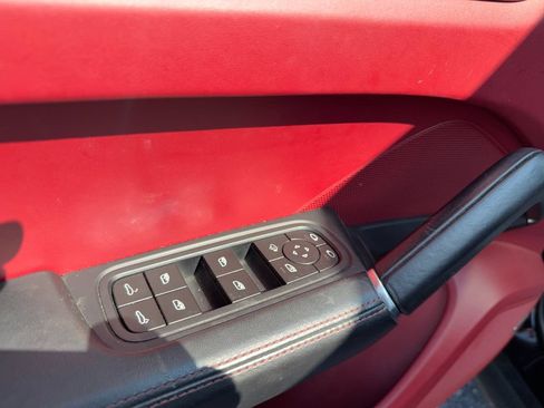 Used 2023 Porsche Cayenne AWD/4WD image 11