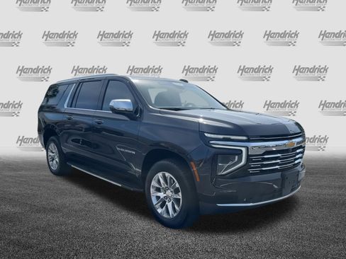 Used 2025 Chevrolet Suburban Premier RWD image 39