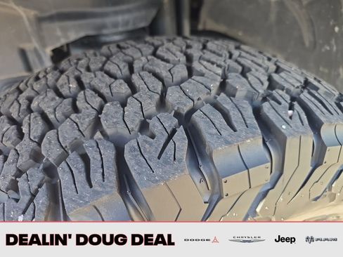 Used 2024 Jeep Wrangler Unlimited image 28