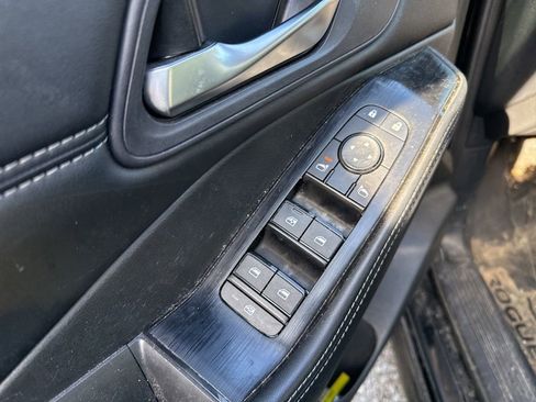 Used 2023 Nissan Rogue SV w/ SV Premium B Package image 8