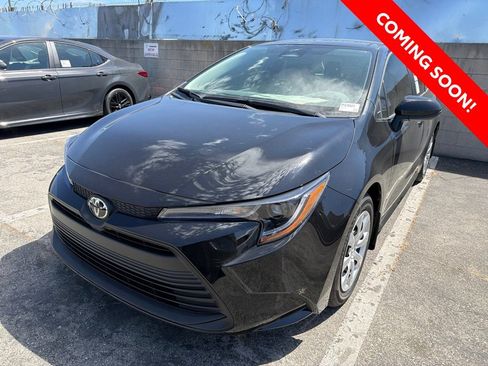 Used 2026 Toyota Corolla LE FWD image 3