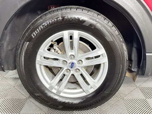 Used 2021 Ford Explorer XLT RWD image 31