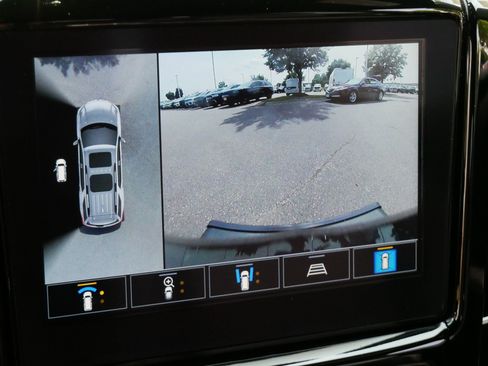 Used 2023 Chevrolet Traverse RS AWD/4WD image 32