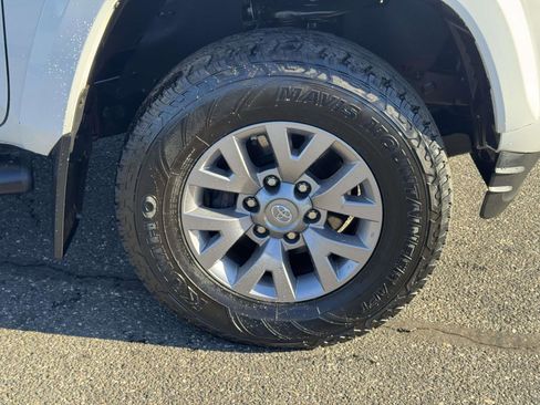 Used 2019 Toyota Tacoma SR5 image 9