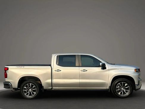 Used 2020 Chevrolet Silverado 1500 LT AWD/4WD image 2