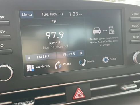 Used 2026 Hyundai Elantra SE FWD image 19