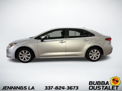 Used 2021 Toyota Corolla LE image 2