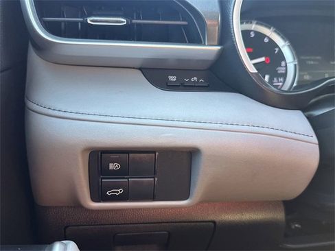 Used 2022 Toyota Highlander XLE image 34