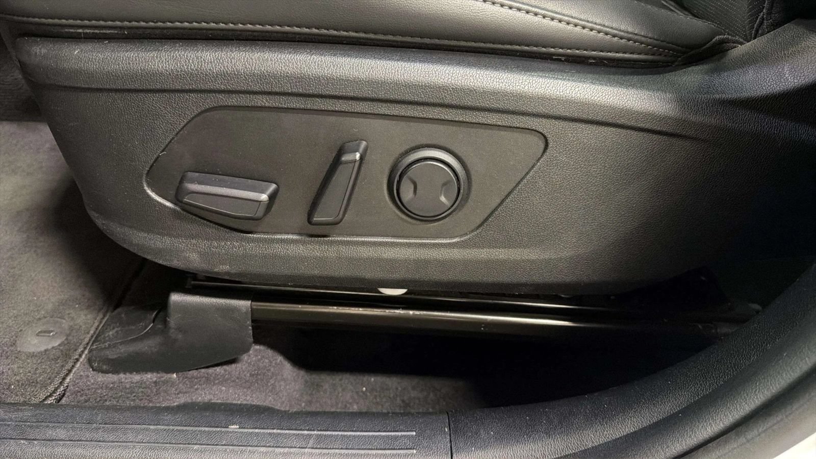 Used 2025 Kia Sorento SX AWD/4WD image 44