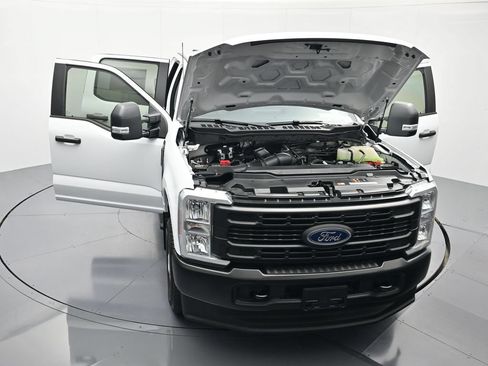 New 2026 Ford F350 4x4 Crew Cab Super Duty image 44