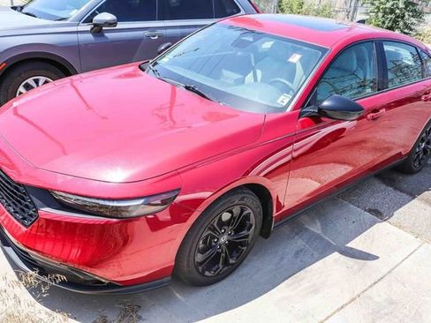 Used 2025 Honda Accord SE image 4
