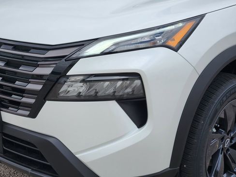 New 2026 Nissan Rogue SV FWD image 5