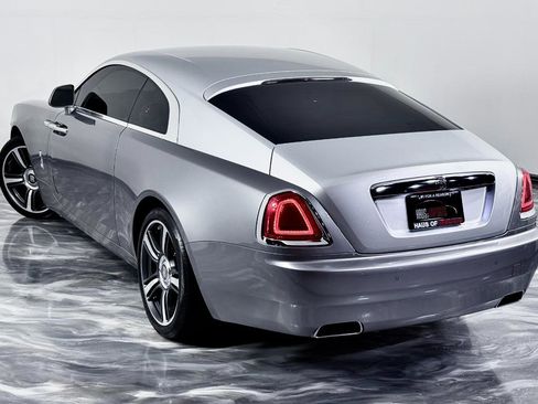 Used 2015 Rolls-Royce Wraith image 17