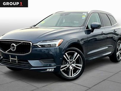 Used 2018 Volvo XC60 T5 Momentum w/ Convenience Package