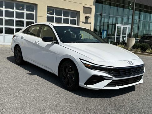 New 2026 Hyundai Elantra SEL Sport Premium FWD image 1