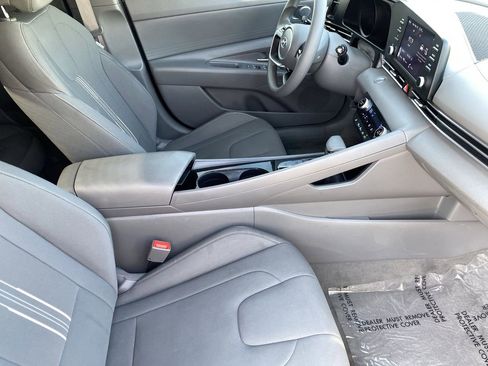 Used 2023 Hyundai Elantra Blue FWD image 10