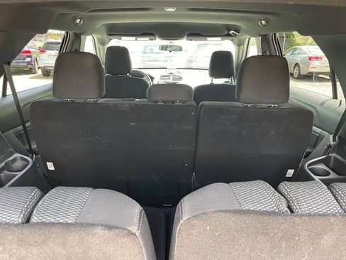 Used 2019 Ford Explorer XLT AWD/4WD image 28