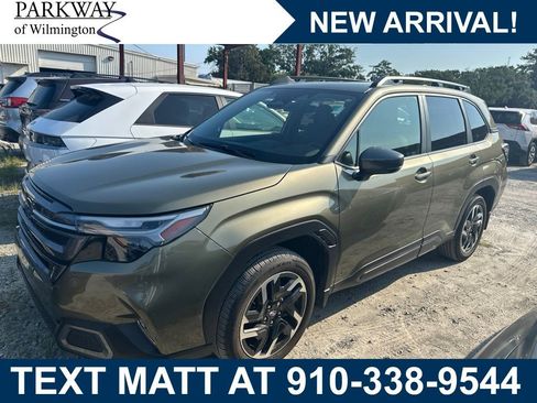 Used 2025 Subaru Forester Limited AWD/4WD image 1