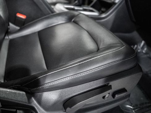 Used 2022 Chevrolet Colorado ZR2 image 39