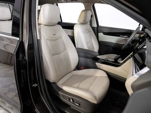 Used 2020 Cadillac XT6 Premium Luxury FWD image 34
