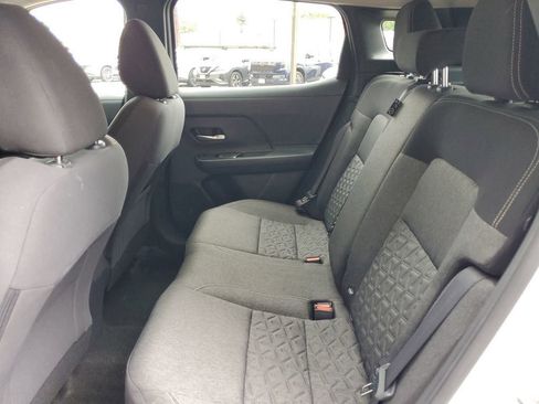 Used 2025 Nissan Kicks SV FWD image 8