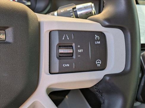 Used 2022 Land Rover Defender 90 S image 23