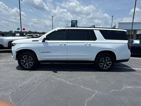 Used 2023 Chevrolet Suburban Z71 w/ Z71 Off-Road Package AWD/4WD image 9