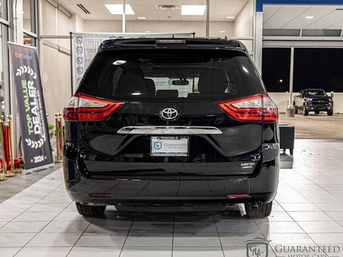 Used 2016 Toyota Sienna Limited Premium w/ Protection Package image 13