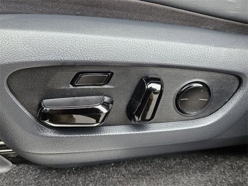 Used 2024 Lexus GX 550 w/ Cold Area Package image 16