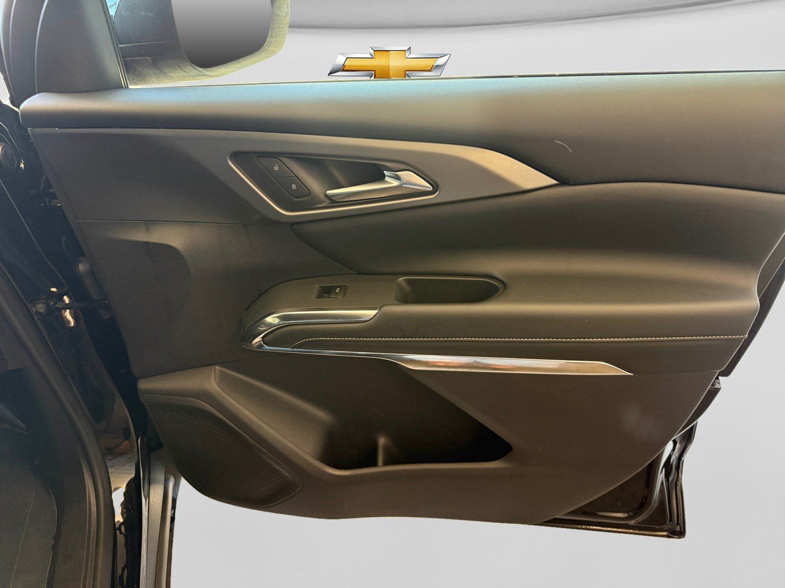 Used 2026 Chevrolet Traverse LT FWD image 14