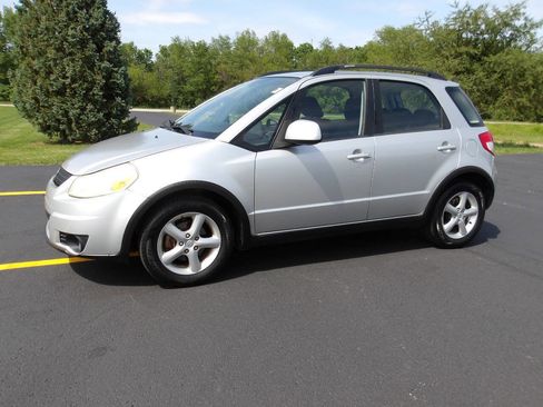 Used 2008 Suzuki SX4 Hatchback FWD image 8