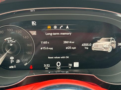 Used 2021 Bentley Bentayga AWD/4WD image 24
