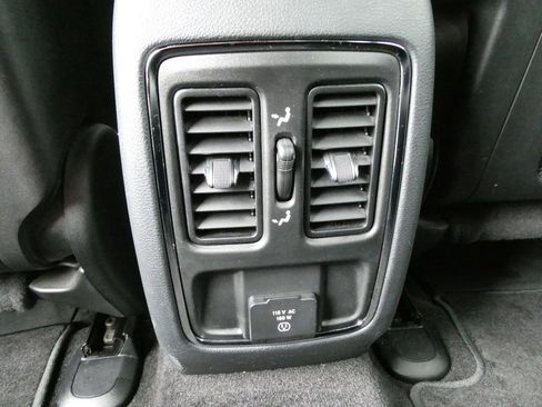 Used 2018 Jeep Grand Cherokee Altitude AWD/4WD image 20