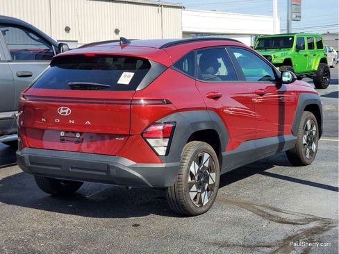 Used 2024 Hyundai Kona SEL AWD/4WD image 3