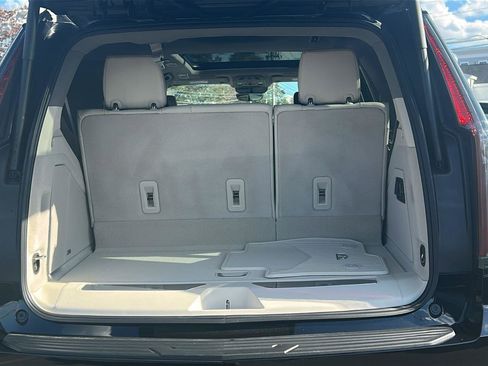 Certified 2024 Cadillac Escalade Sport Platinum w/ Heavy-Duty Trailer Package image 6