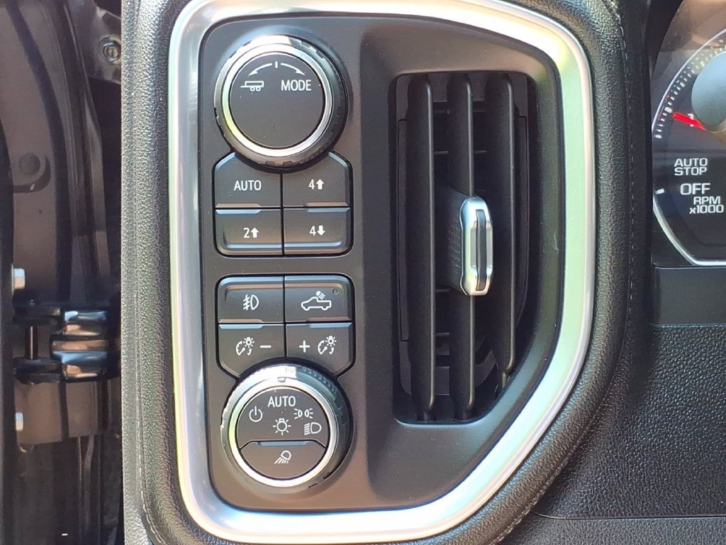 Used 2021 Chevrolet Silverado 1500 LTZ w/ Z71 Off-Road Package AWD/4WD image 18
