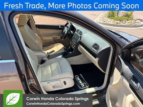 Used 2011 Volkswagen Jetta TDI FWD image 8