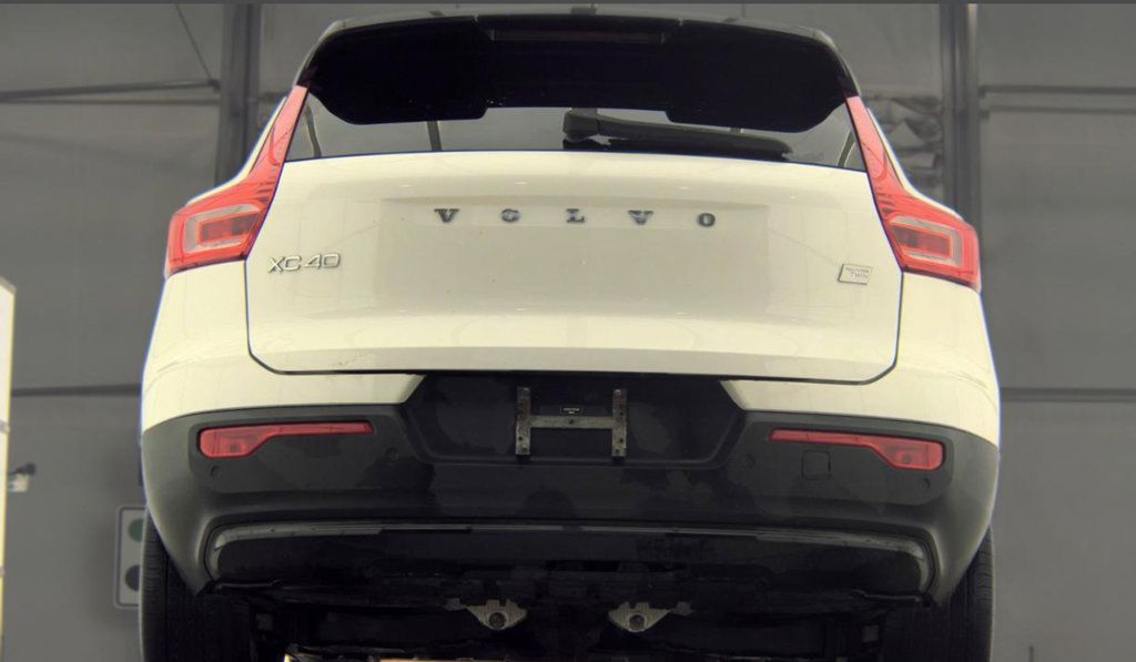 Used 2023 Volvo XC40 Recharge Plus w/ Protection Package Premier AWD/4WD image 9