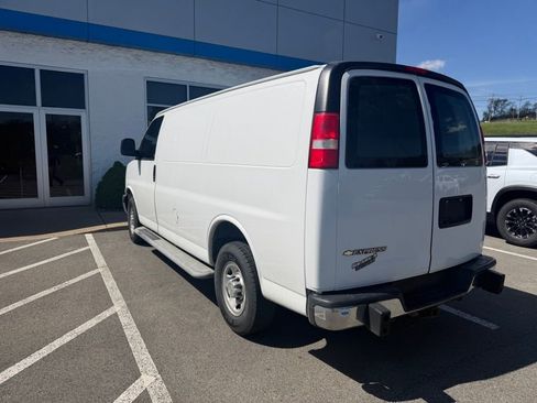 Used 2018 Chevrolet Express 2500 w/ Driver Convenience Package image 6