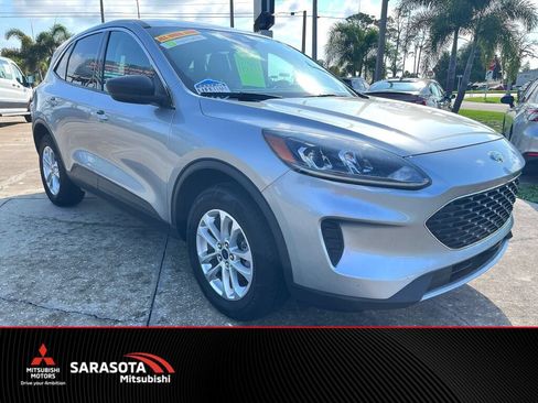 Used 2022 Ford Escape SE w/ Convenience Package AWD/4WD image 1