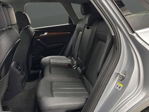 Used 2023 Audi Q5 2.0T Premium w/ Convenience Package AWD/4WD image 24