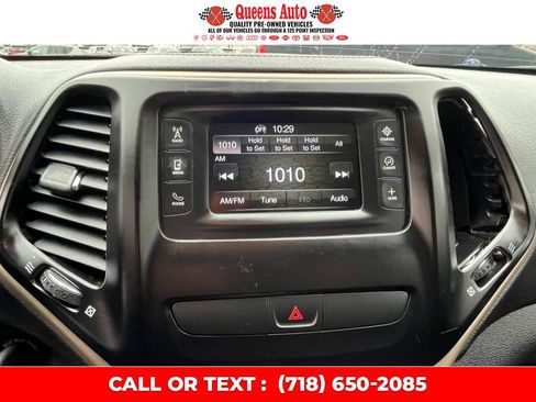 Used 2017 Jeep Cherokee Latitude w/ Comfort & Sound Group image 15