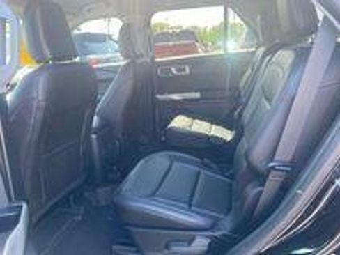 Certified 2024 Ford Explorer XLT w/ Equipment Group 202A AWD/4WD image 6