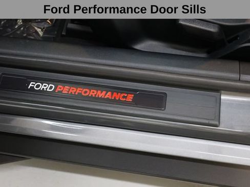 Used 2022 Ford Mustang Shelby GT500 w/ Carbon Fiber Track Pack RWD image 36